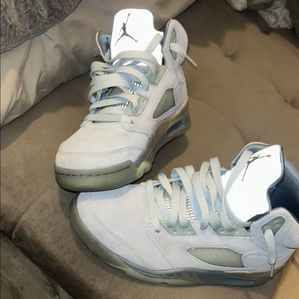 Air Jordan Retro Sneakers In Light Gray